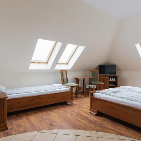 Bakster Nocleg ze śniadaniem 4*